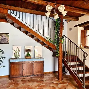Domus De Jara - Casa Usai Affittacamere Baradili
